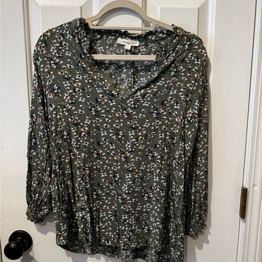 Monday Fun Floral Blouse - Picture 3 of 6
